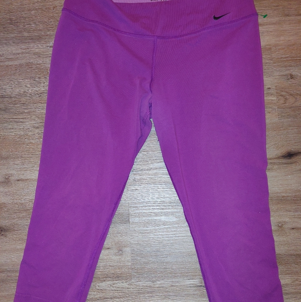Women's purple Capri leggings Nike
